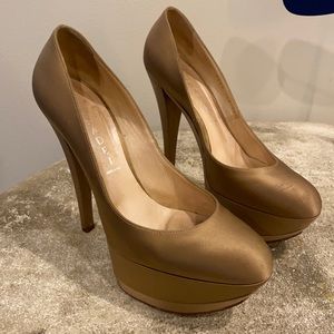 Cascadei nude silk pumps